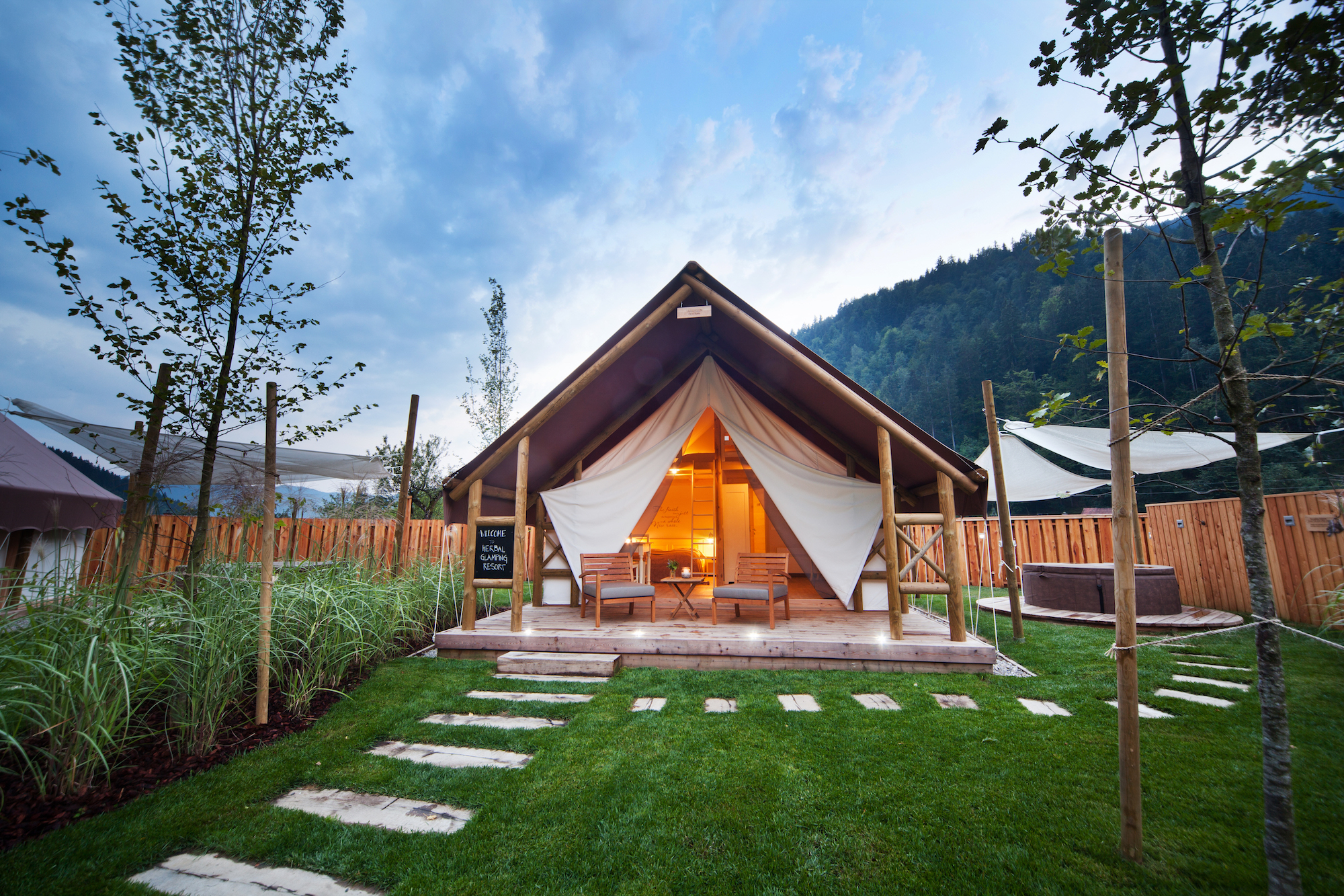 glamping charming2