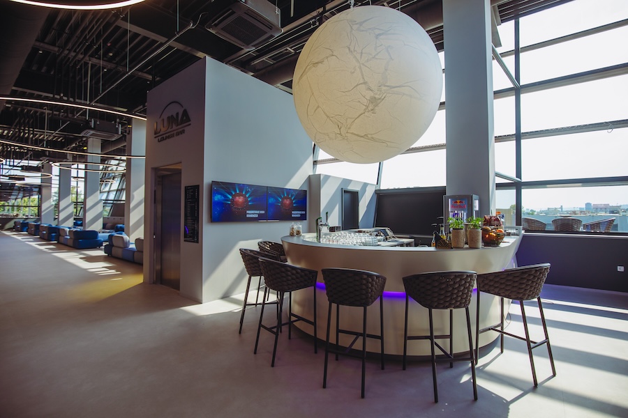 Lounge bar in terasa Luna1