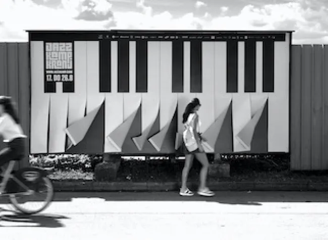 PLakat improvizacija