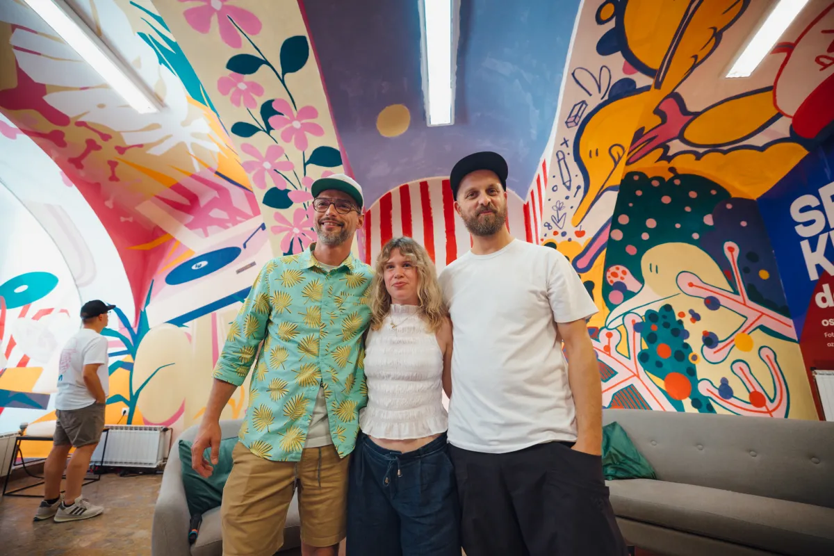 SPEKTRAKULARNA zgodba