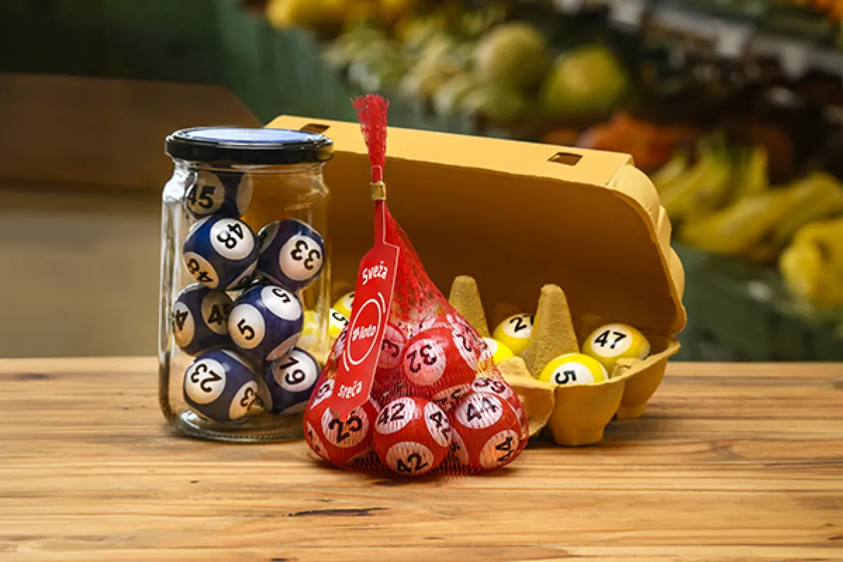 Srečo lahko vplačate