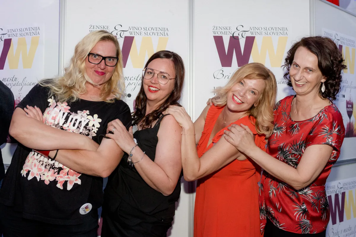 ženske in vino2
